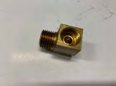 Raccord coudé filtre à essence