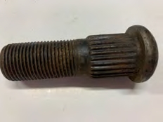 Goujons moyeu arrière droit Split non démontable (gm2140131)