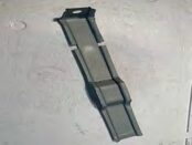 Renfort vertical droit panneau arrière