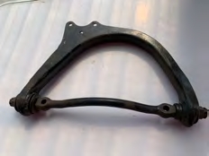 Triangle suspension supérieur droit